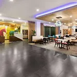 La Quinta Inn & Suites By Wyndham El Paso East Loop-375